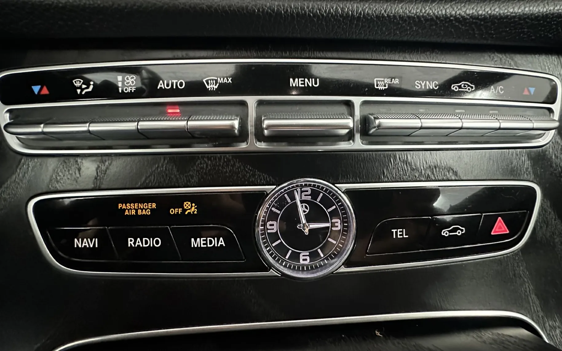 Zunanja slika - Mercedes-Benz E-Razred - AMG Line Avt. 220 AMG 4Matic.NEMŠKI.KAMERA.DIZEL - 15