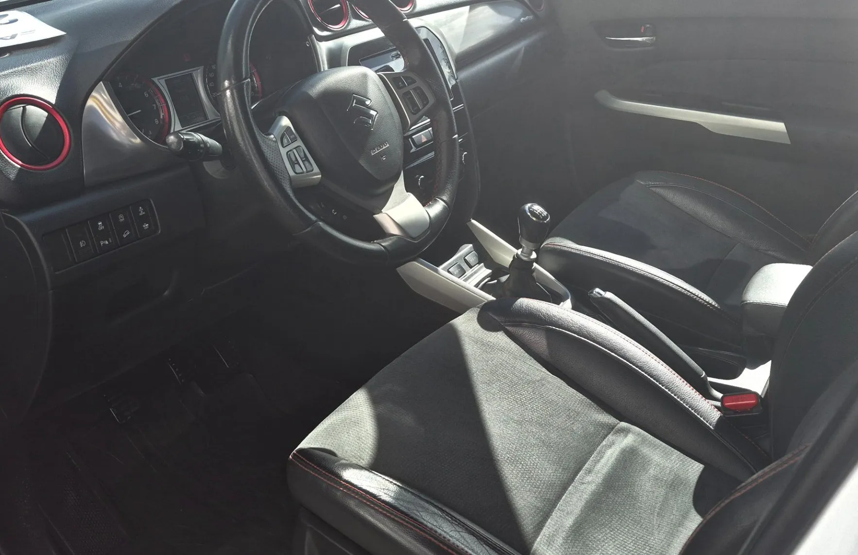 Zunanja slika - Suzuki Vitara - 1.4 Boosterjet 4x4 - 8