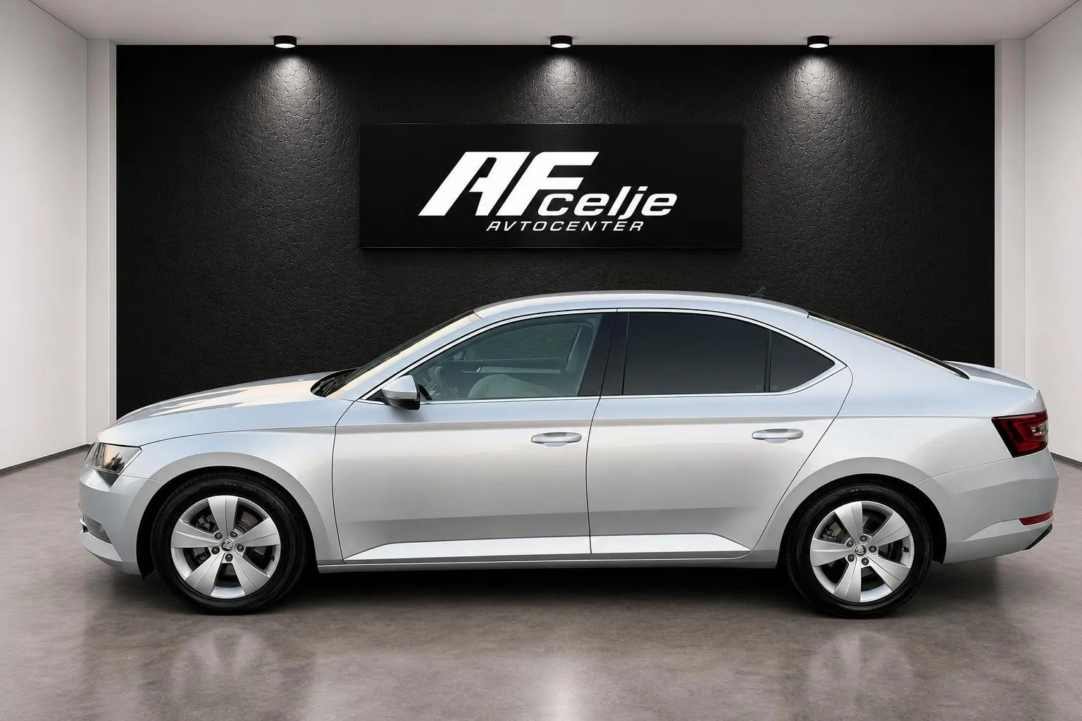 Zunanja slika - Škoda Superb - 2.0 TDI-112.000km-1.LASTNIK-LIZING ZA TUJCE-ACC - 6