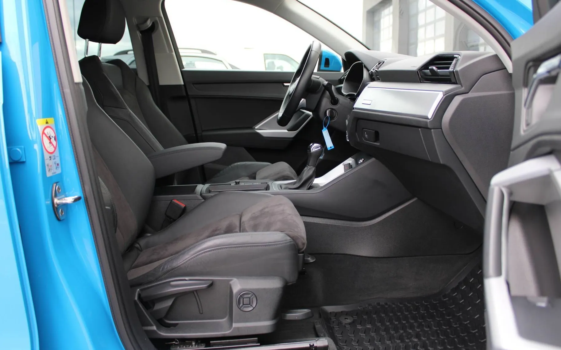 Zunanja slika - Audi Q3 - 35 TDI S tronic S-LINE LED VIRTUAL SPORT SED - 11