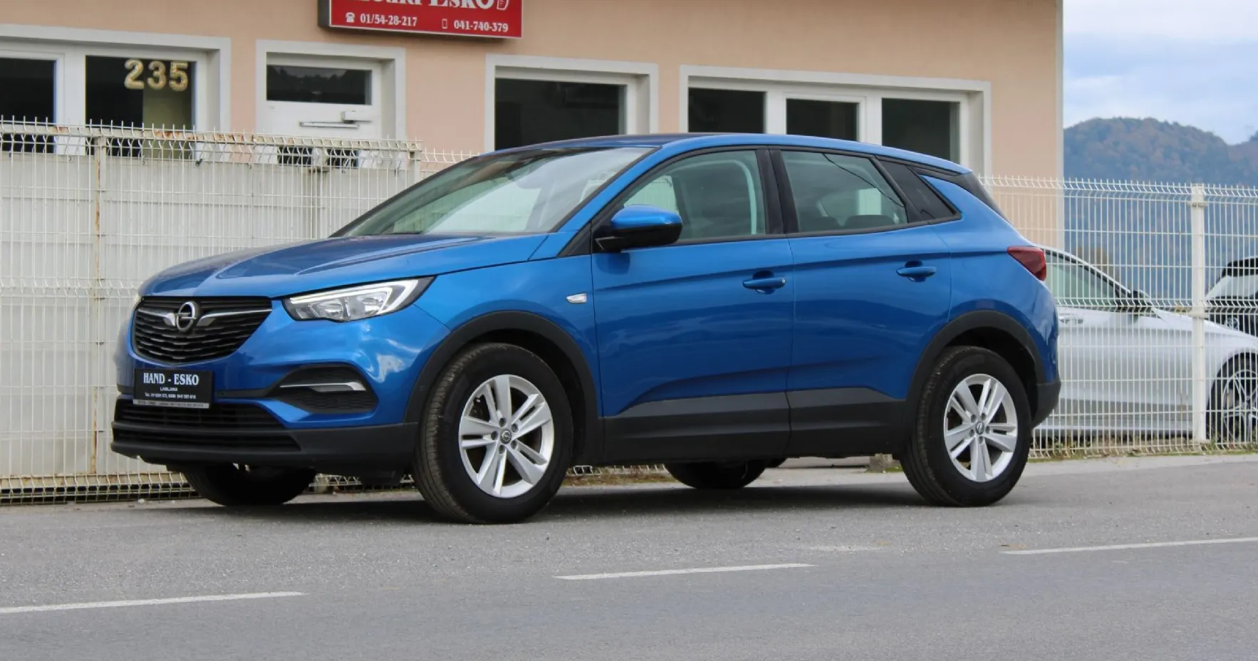 Zunanja slika - Opel Grandland X - 1.2 TURBO 96KW AUTO NAVI-ALU-PDC 360-KAMERA - 4