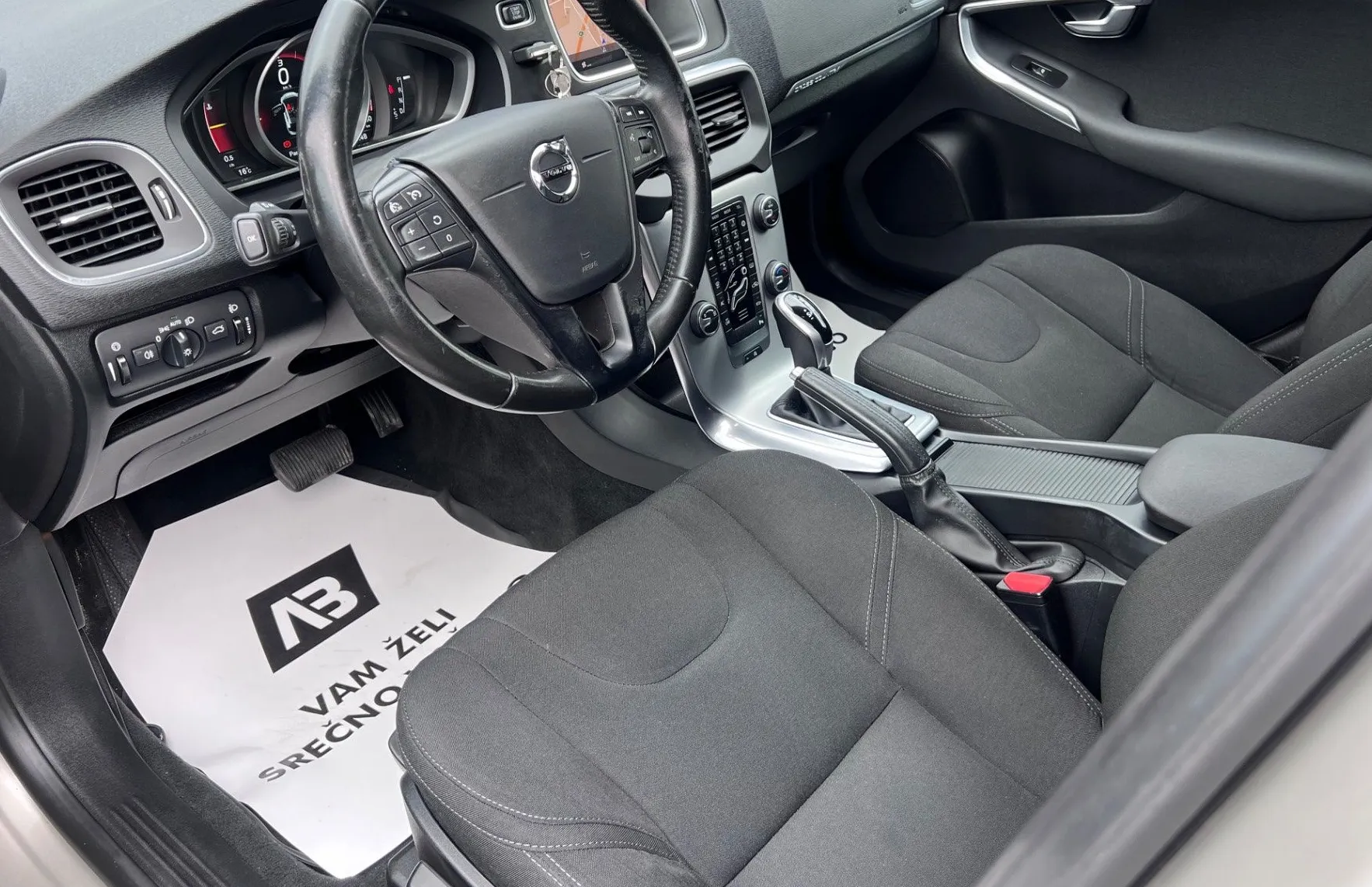 Zunanja slika - Volvo V40 Cross Country - 2.0TD+NAV+VIRTUAL+PDC+ALU - 9