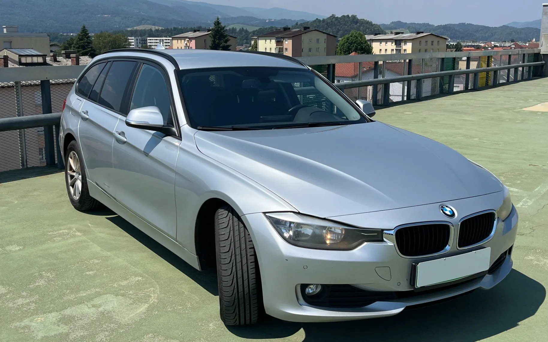Zunanja slika - BMW Serija 3 - 318d xDrive Touring NAVI. 2X PDC. TEMPOM - 3