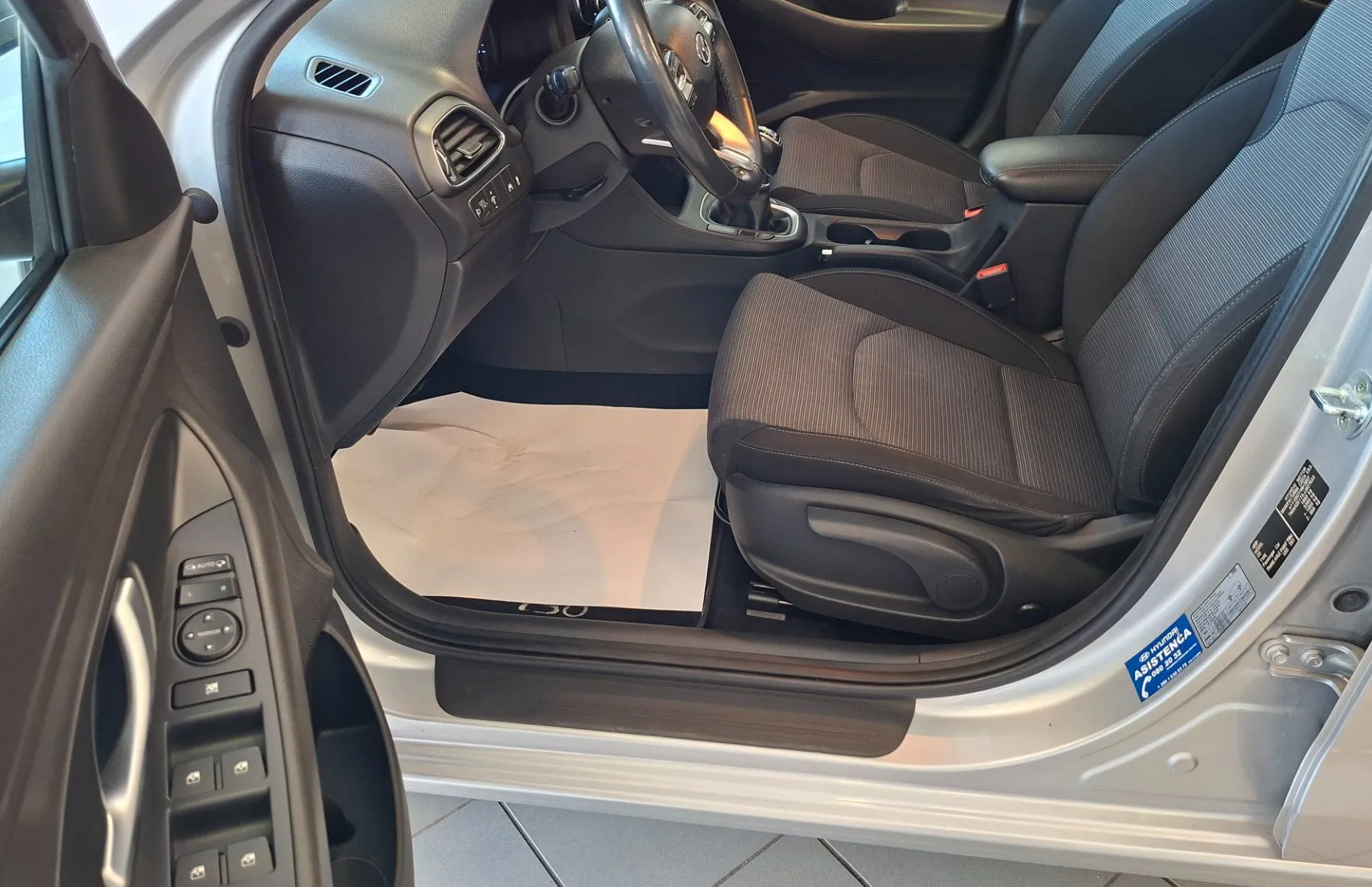 Zunanja slika - Hyundai i30 - 1.6 CRDi 110 Style-1.LASTNIK-SLO-LED-KAMERA-PDC- - 14