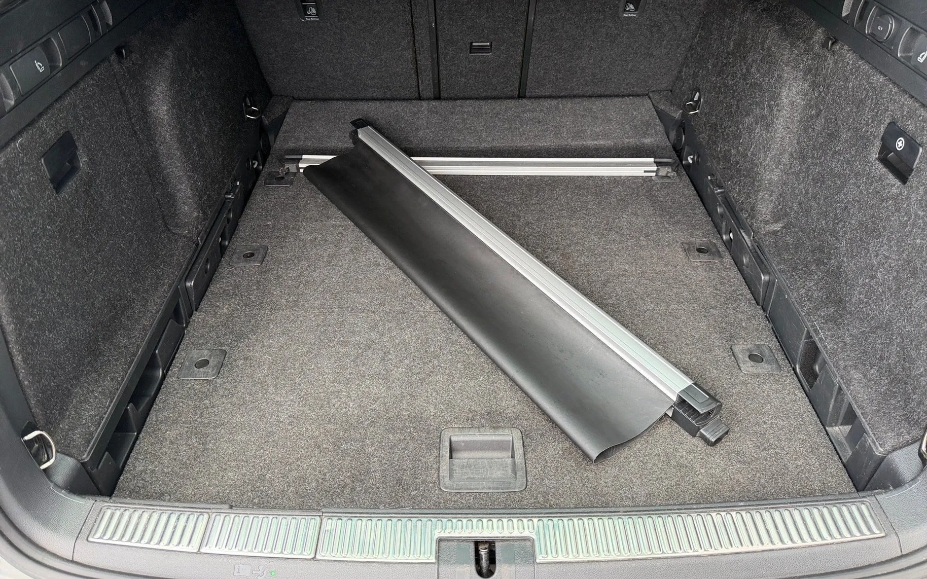 Notranja slika - Škoda Superb - Combi 2.0 TDI Sportline DSG-Memory-Vlečna kljuka.. - 12