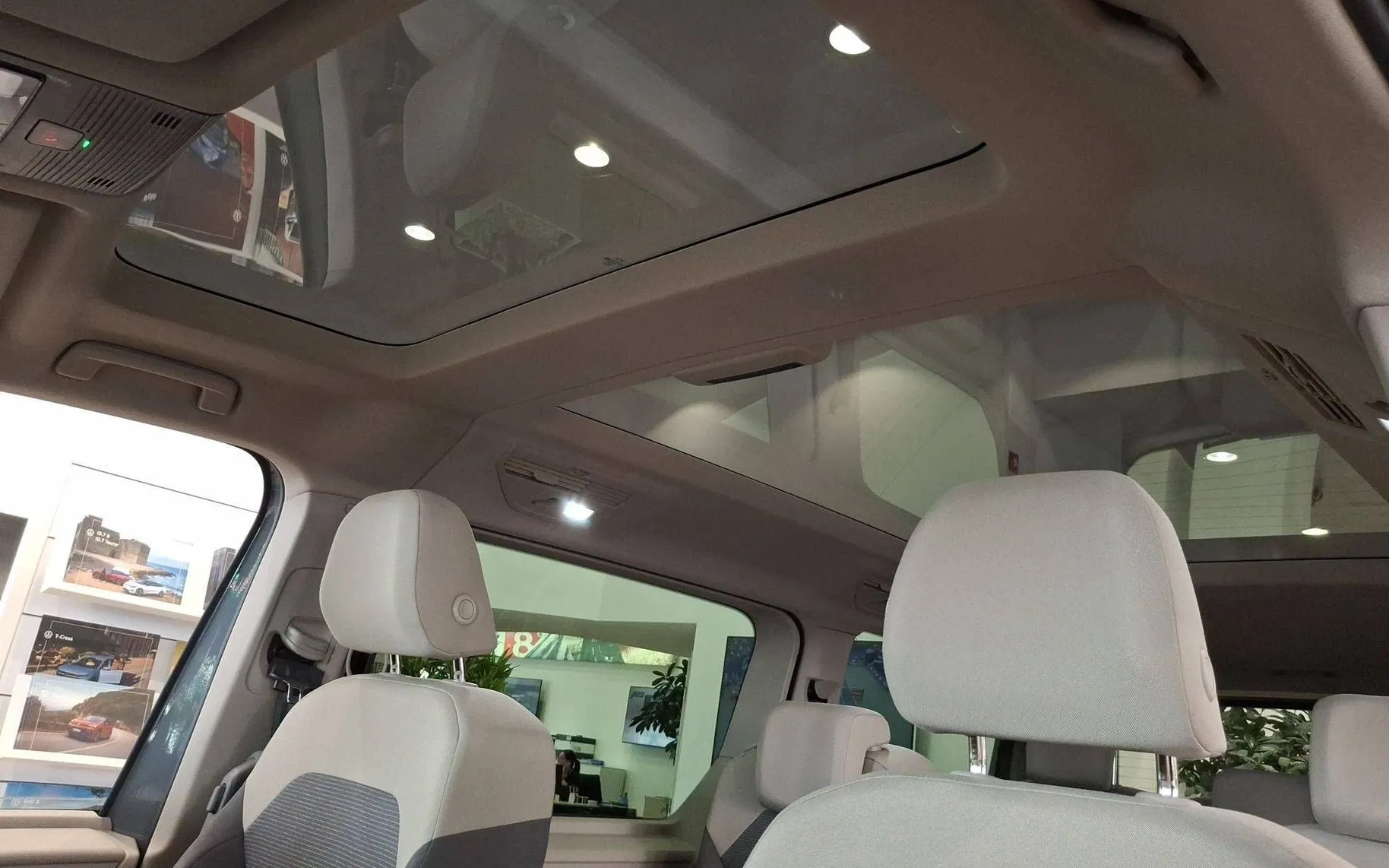 Notranja slika - Volkswagen Multivan - T7 1.5 TSI eHybrid 4M L2 Limited DSG - 12