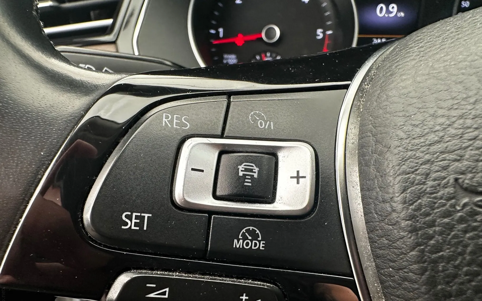 Notranja slika - VW Passat Variant - 2.0TDI-DSG-H LINE-AKT.TEMPOMAT-2XPDC-MASAŽA - 7