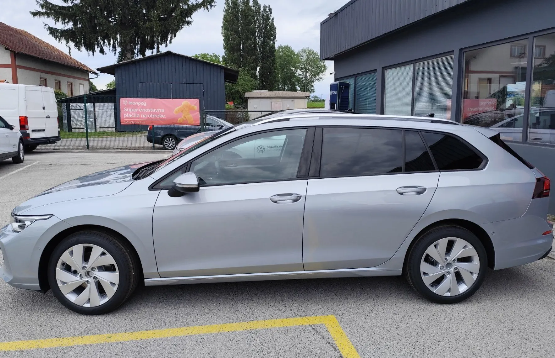 Zunanja slika - Volkswagen Golf - Variant 1.5 eTSI 4All DSG - 2