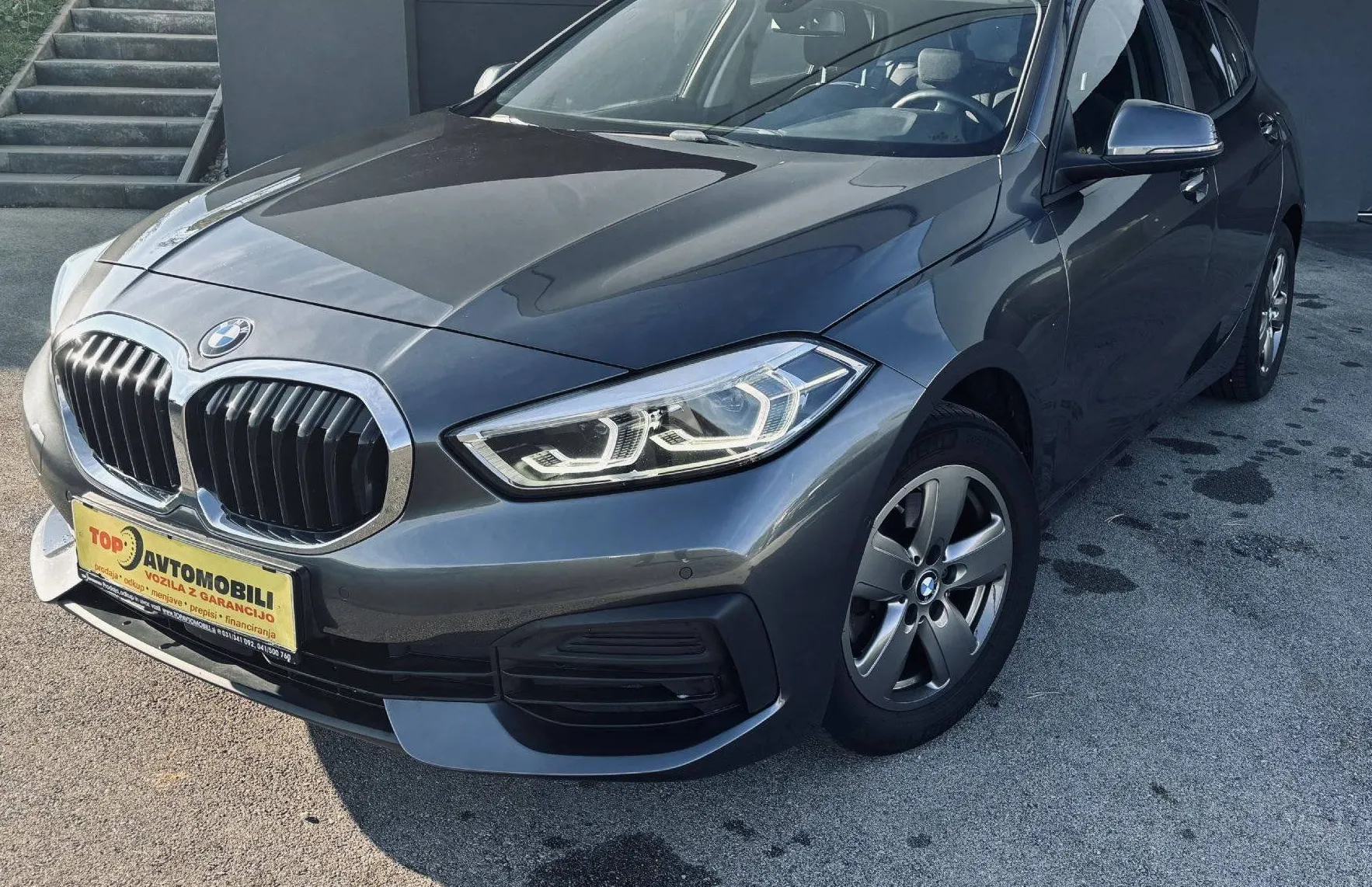 Zunanja slika - BMW Serija 1 - : 116d 68000 km LED Navi KeylessGo Kamera  Klima P.. - 1