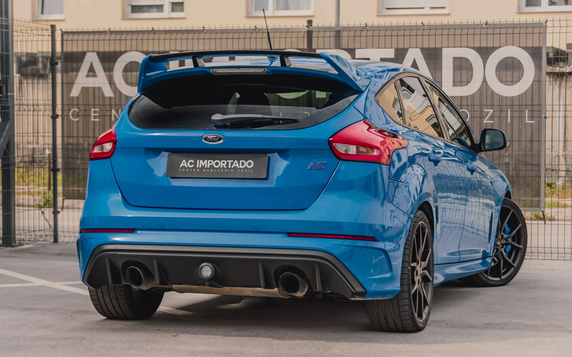 Zunanja slika - Ford Focus - 2.3 EcoBoost RS 4x4-RECARO-BREMBO-NAVI-SYNC-DAB-19 - 4