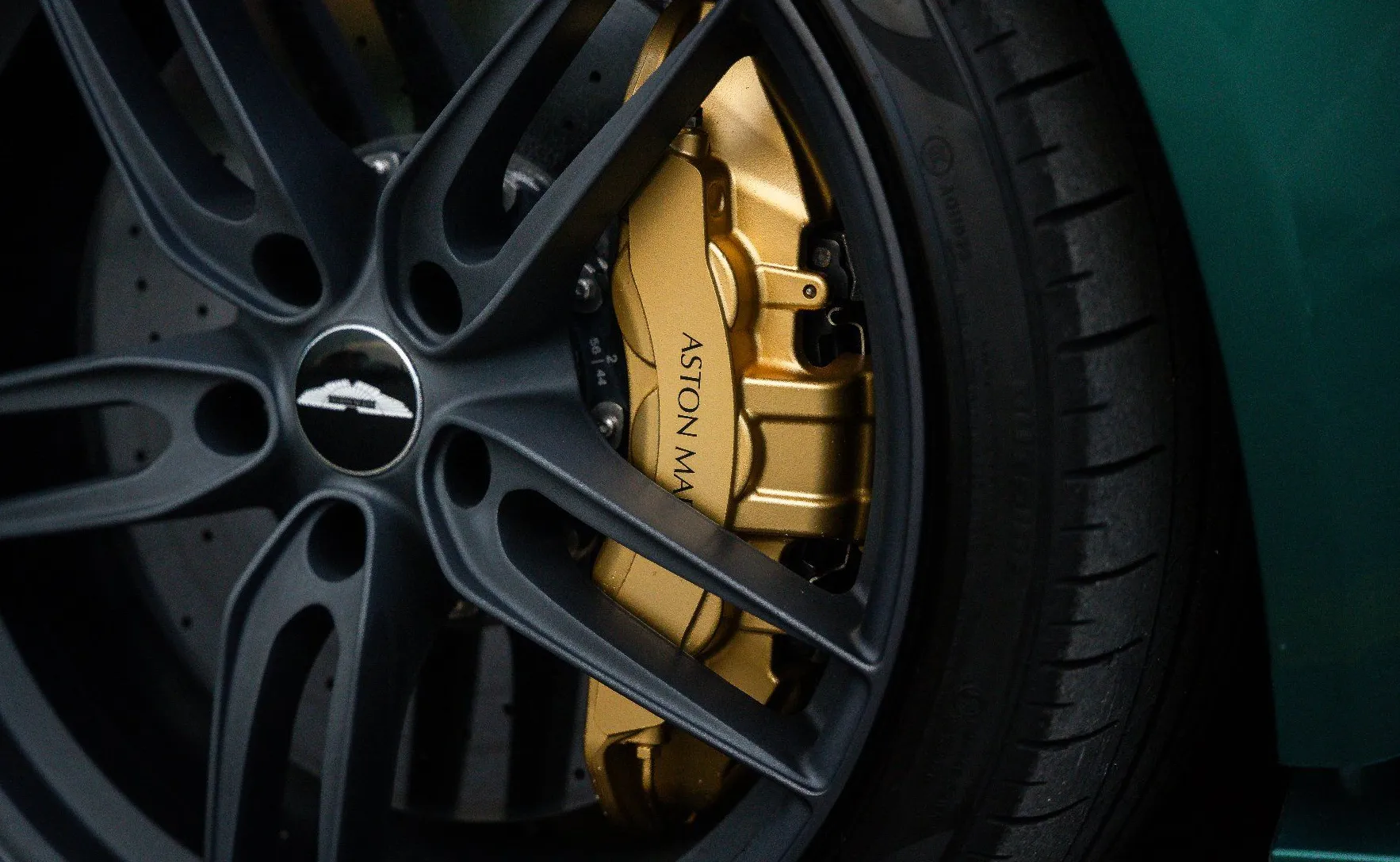 Zunanja slika - Aston Martin DBS - AM RACING GREEN EXT. CARBON BANG OLUFSEN - 11