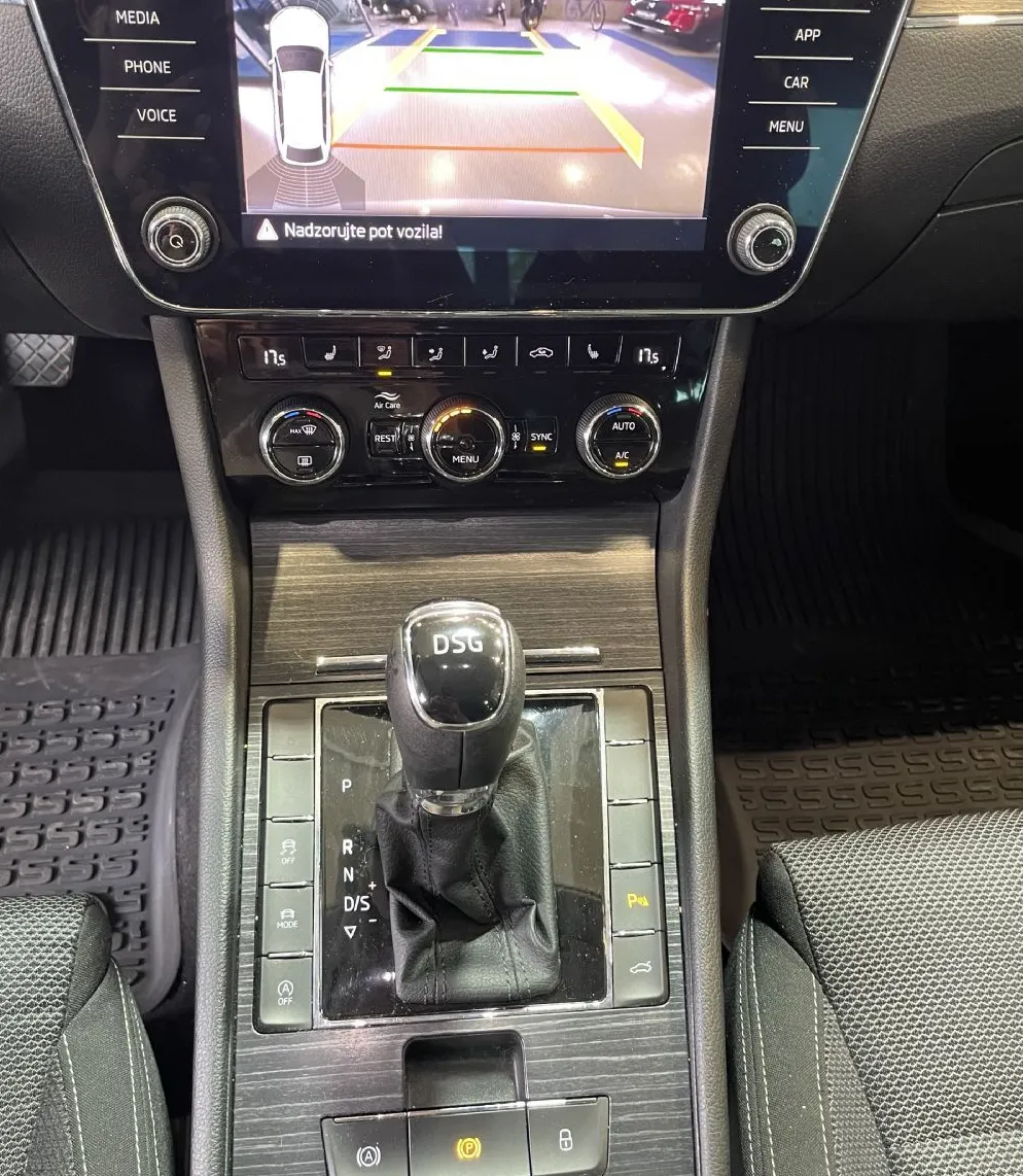 Zunanja slika - Škoda Superb - SLO-NAVIGACIJA-VIRTUAL-MEMORY-RADAR-ALU19-KAMERA - 14