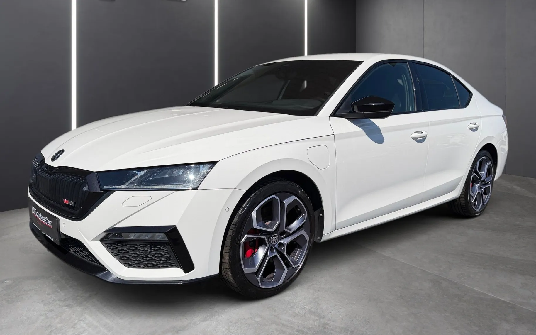 Zunanja slika - Škoda Octavia - 1.4 PHEV RS-Head Up-ACC-Mrtvi kot-Matrix-Masaža... - 1
