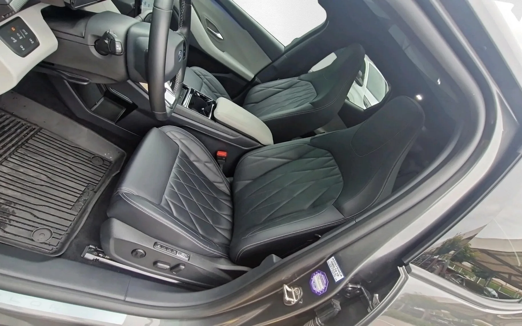 Zunanja slika - Ford Explorer - PREMIUM AWD 340KM PODALJŠAN DOSEG-SLO-USNJE-360o - 15