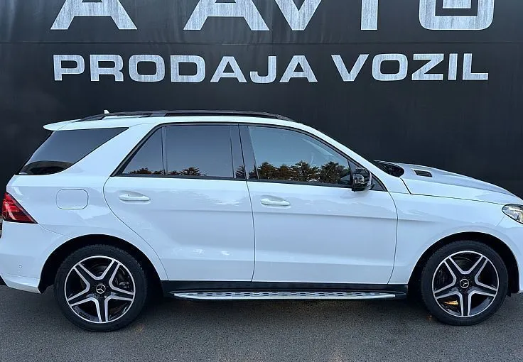 Zunanja slika - Mercedes-Benz GLE-Razred - GLE 250 d 4MATIC AMG-PANORAMA-USNJE-LED-NAVI... - 3