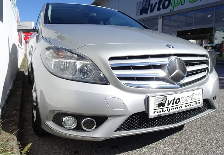 Zunanja slika - Mercedes-Benz B-Razred - B 180 BlueEFFICIENCY FINANCIRANJE BREZ POLOGA - 2