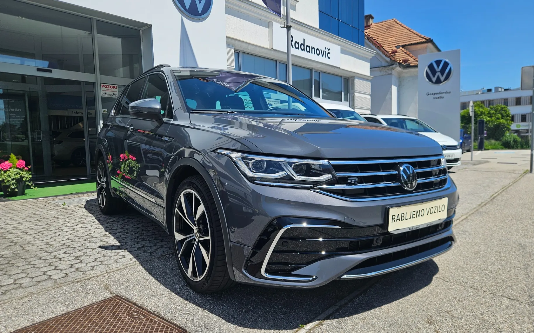 Zunanja slika - VW Tiguan - 2.0 TDI R-Line DSG - 1