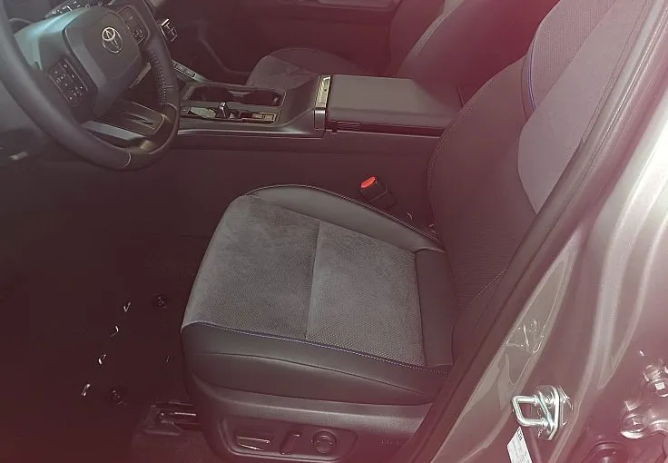 Zunanja slika - Toyota RAV4 - Hybrid AWD 2.5 Style TECH - 5