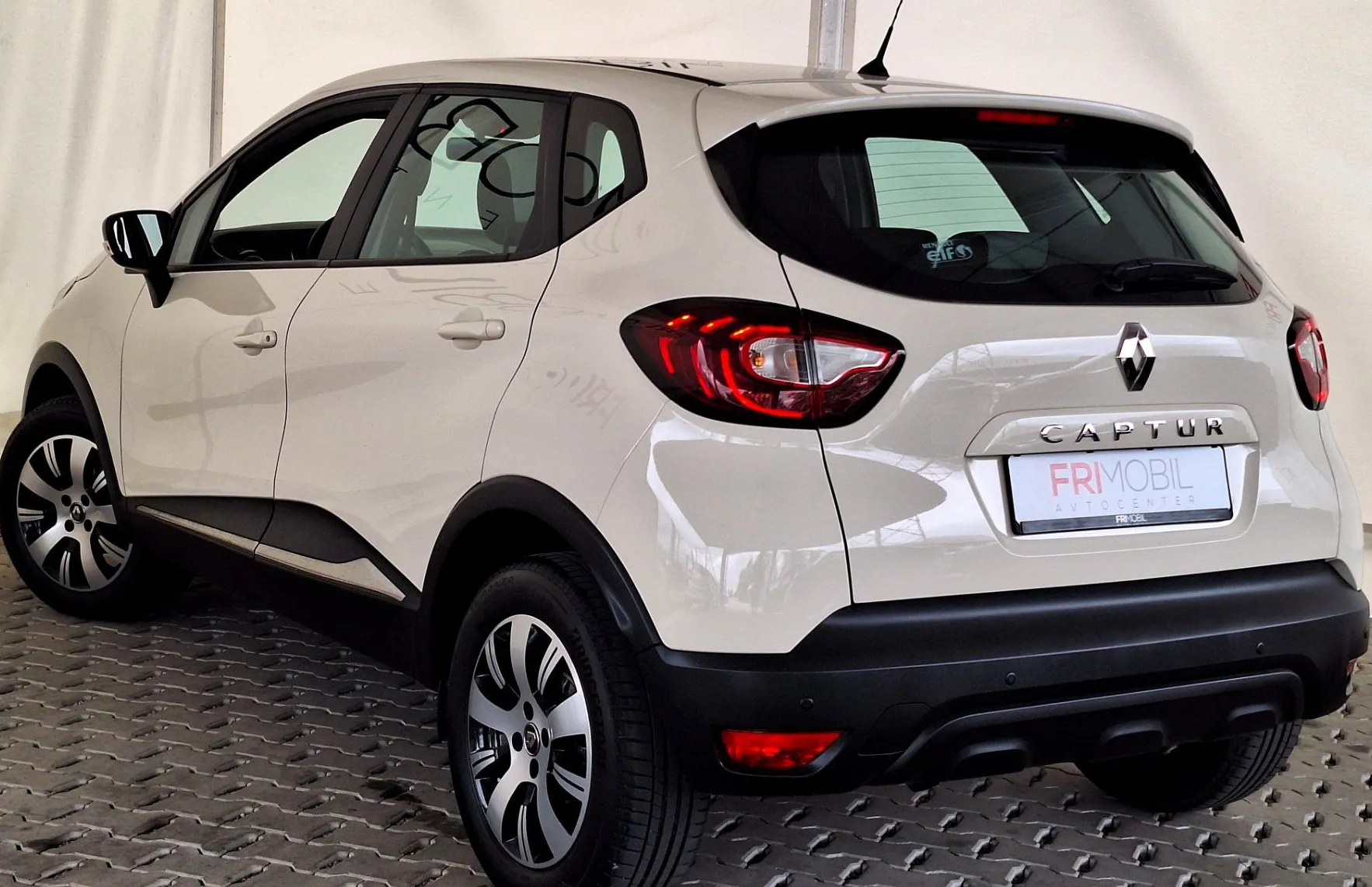 Zunanja slika - Renault Captur - TCe 90 Outdoor•Slovensko vozilo•1.Lastnik• - 4