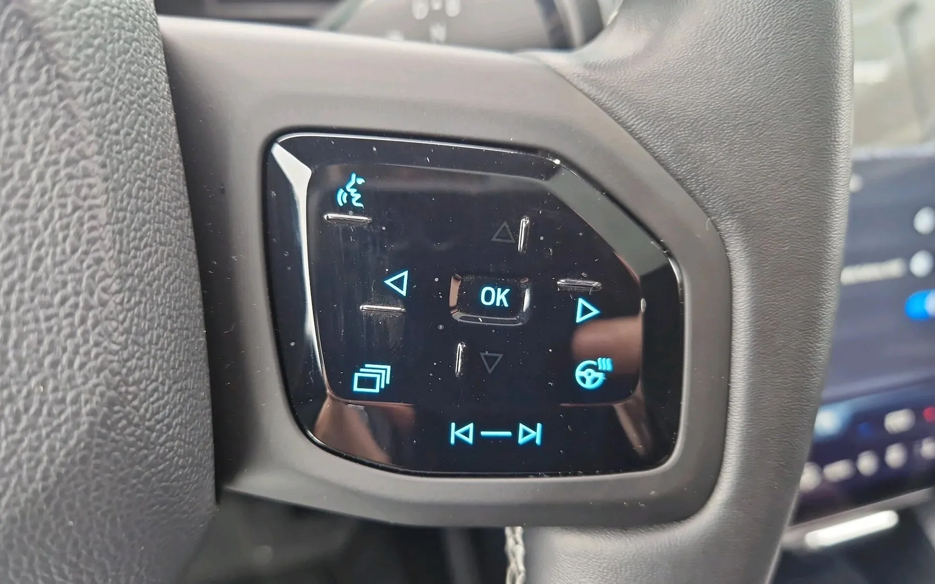 Zunanja slika - Ford Explorer - PREMIUM AWD 340KM PODALJŠAN DOSEG-SLO-USNJE-360o - 19