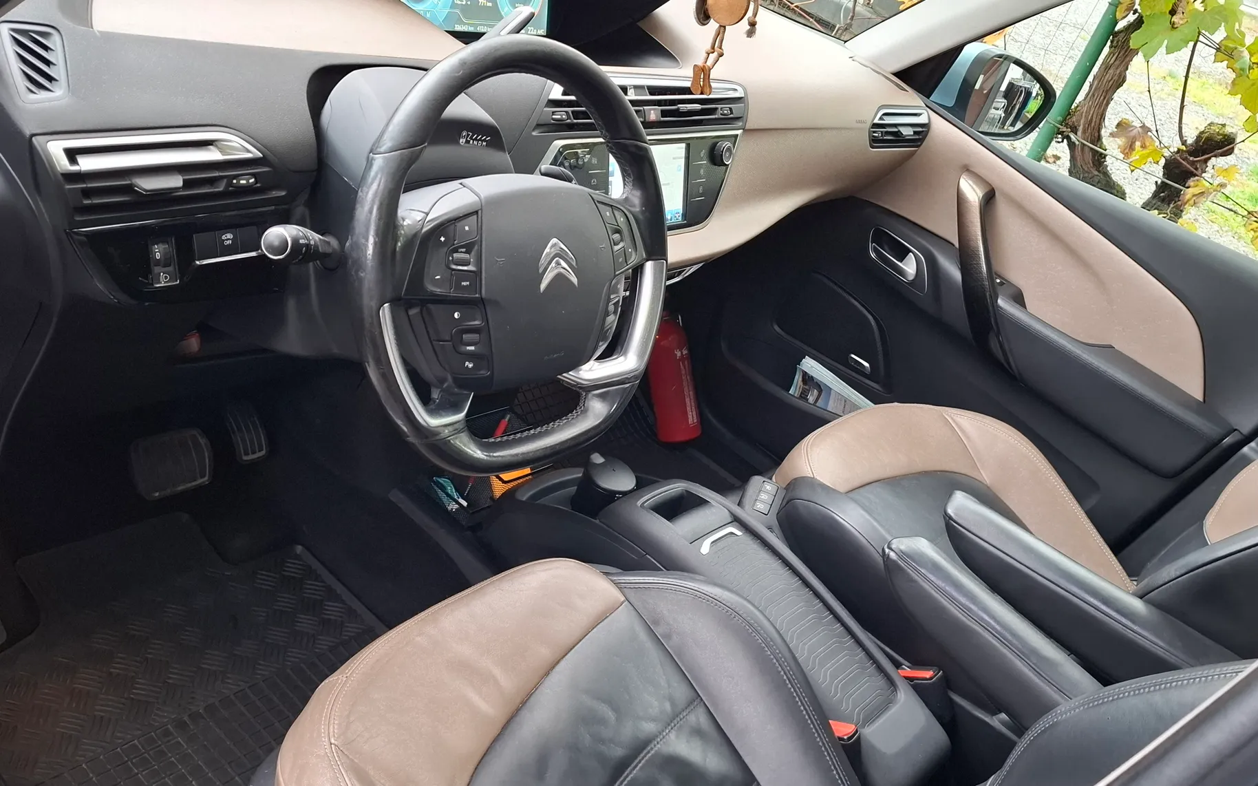 Notranja slika - Citroën C4 - Picasso 2,0 BlueHDi S&S Exclusive Avt. - 16
