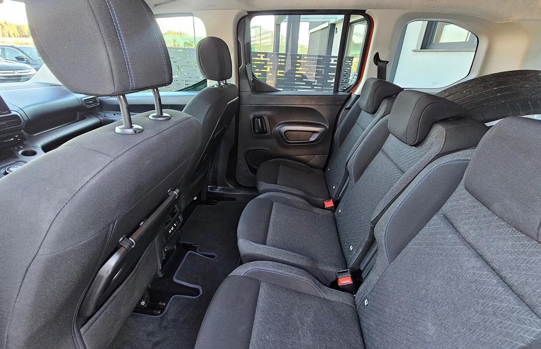 Zunanja slika - Peugeot Rifter - 1.5 HDI 130-AUT.-GT LINE-NAVI-LED-ALU-ODLIČEN- - 4