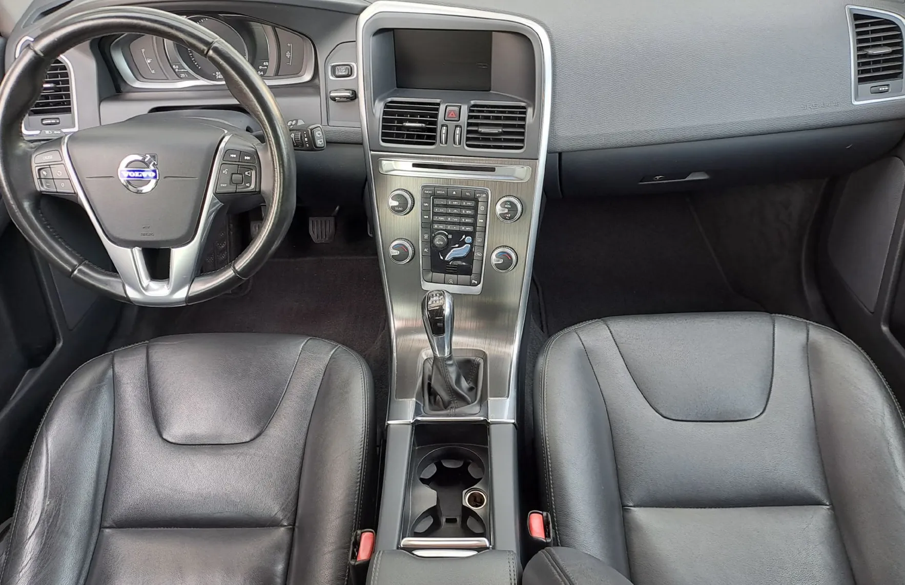 Zunanja slika - Volvo XC60 - FWD D4 Kinetic - 7