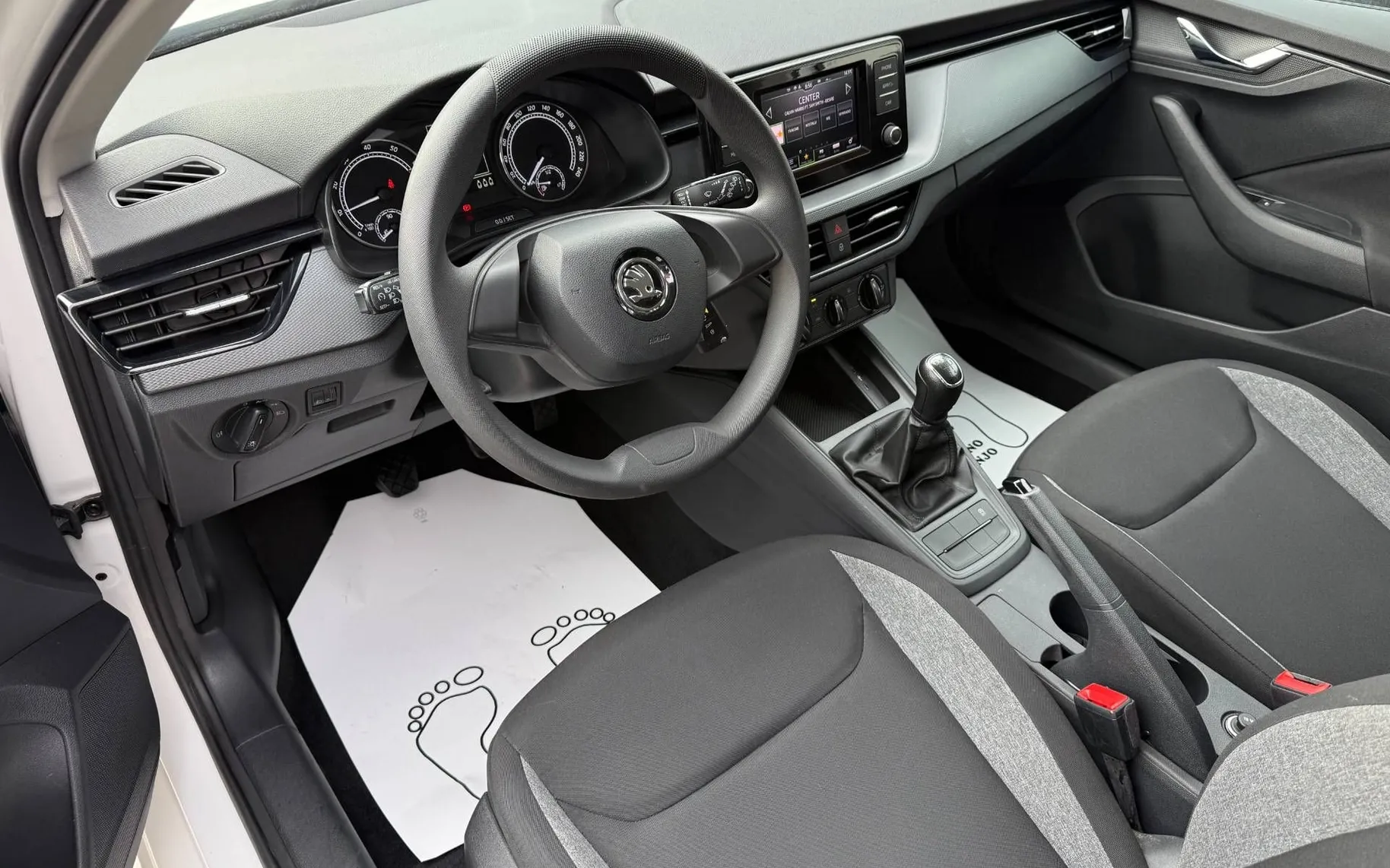Notranja slika - Škoda Kamiq - 1.0 TSI Active-1 LASTNICA- 4833 km-ODLIČNA - 8