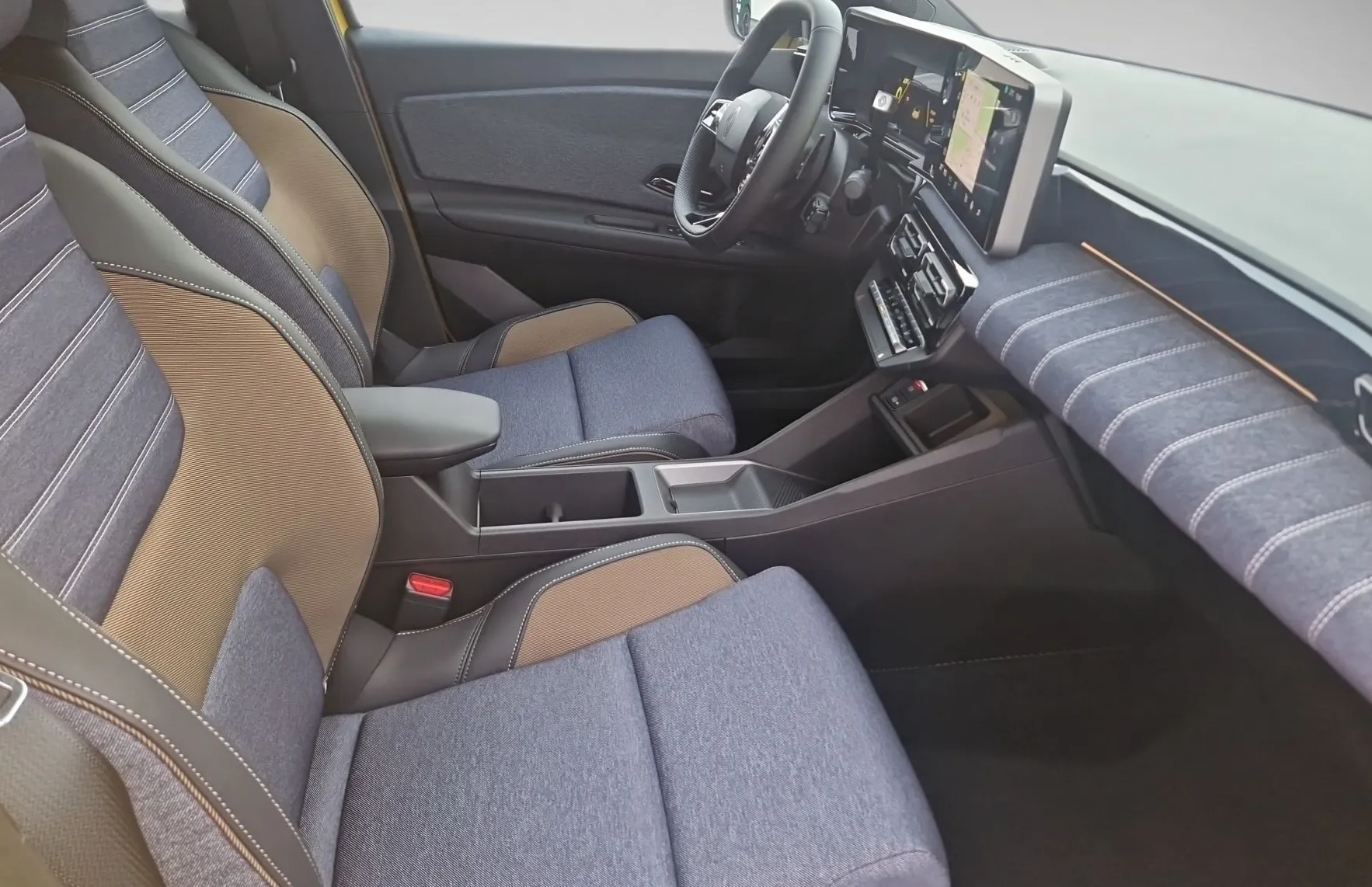 Zunanja slika - Renault 5 E-tech - techno EV40 90kW +  PAKET ZIMA IN UDOBJE - 14