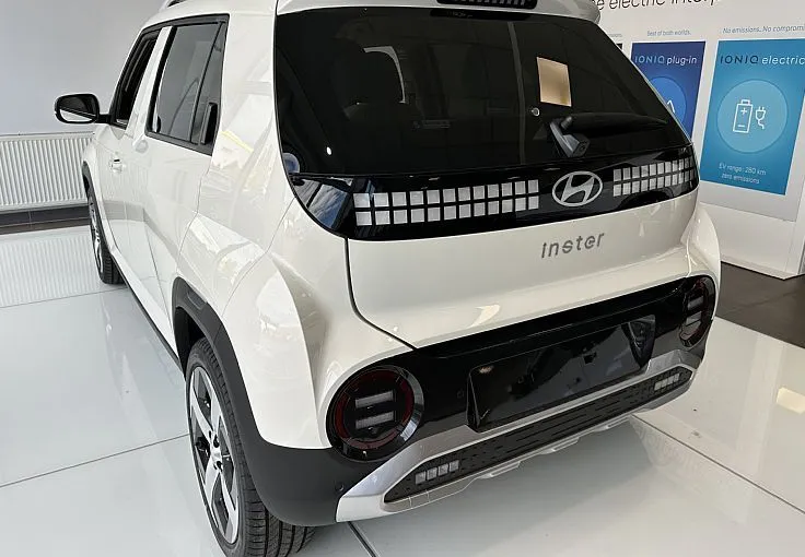 Zunanja slika - Hyundai Inster - PREMIUM 49kwh - WINTER+17 PLATIŠČA - 3