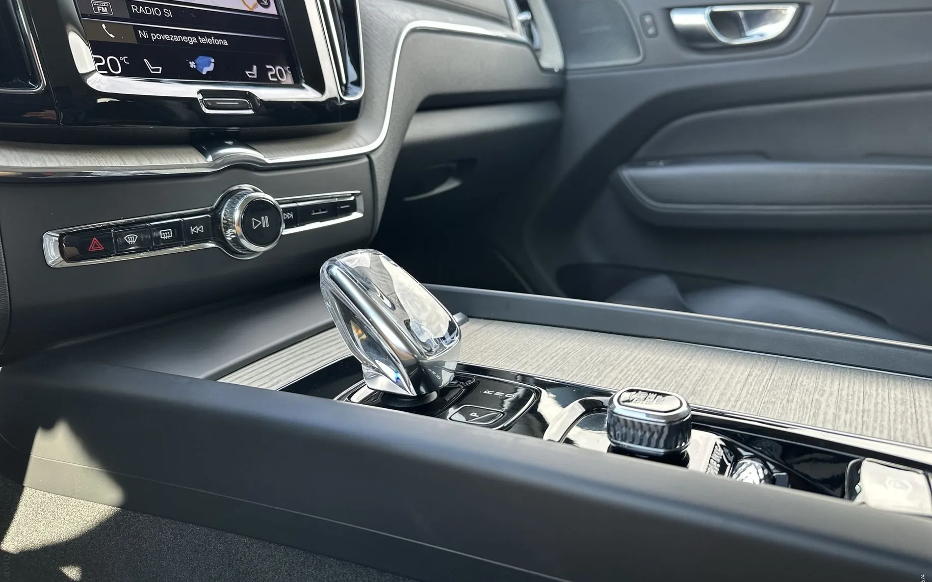 Notranja slika - Volvo XC60 - B4 D AUT Inscription AWD - 12