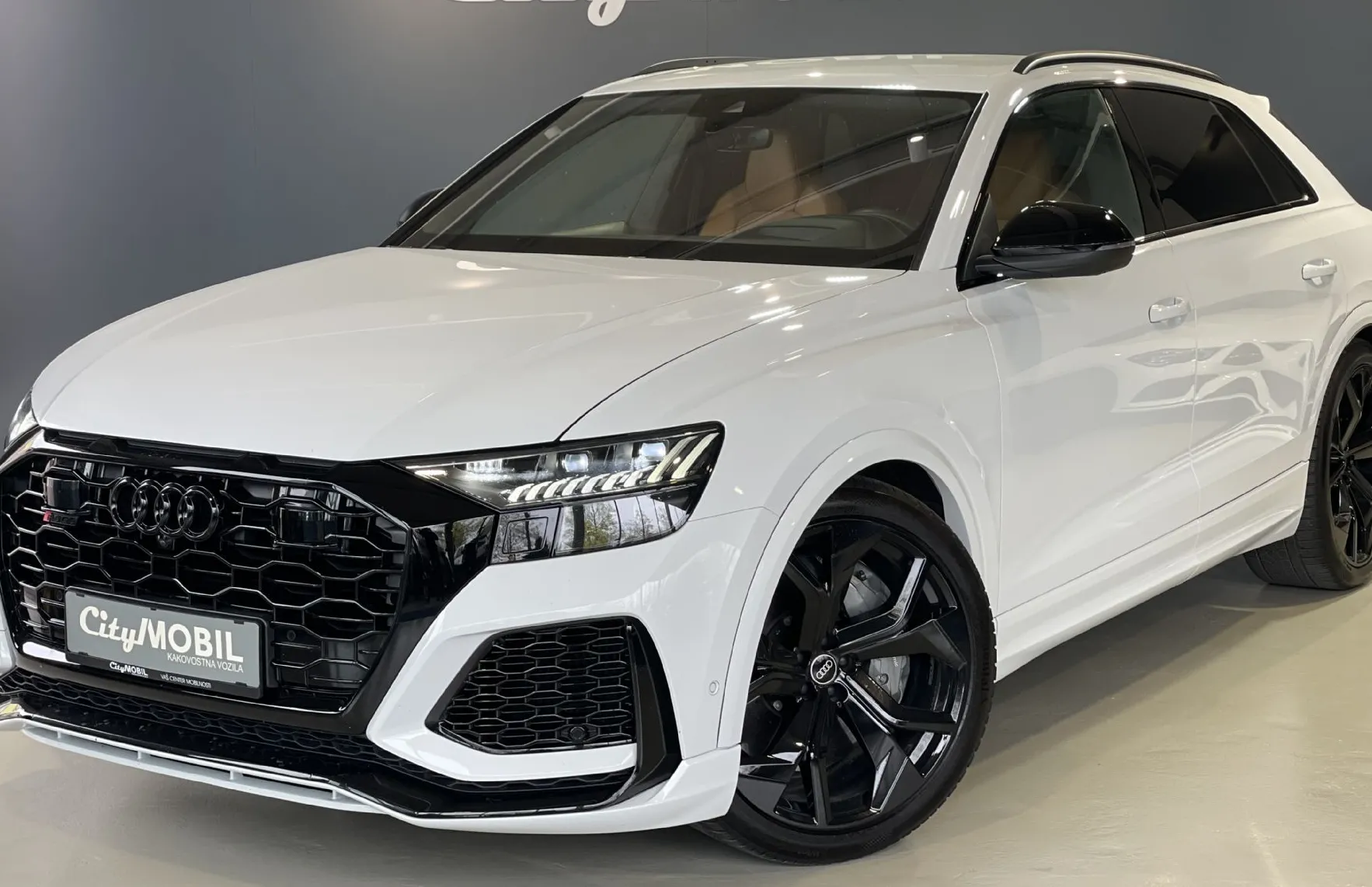 Zunanja slika - Audi RS Q8 - RSQ8-1.LAST-ZRAČNO-AKRAPOVIC-SOFT-HEADUP-NAVI-360- - 1