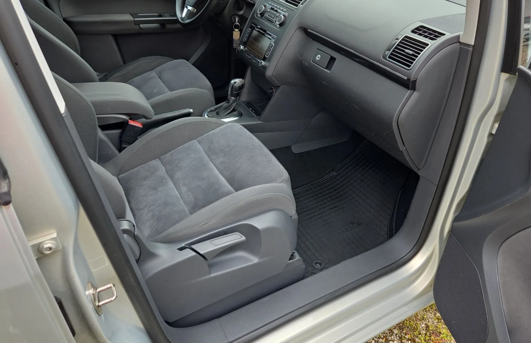 Zunanja slika - VW Touran - 2.0 TDI avt. Highline 103  140 - 13