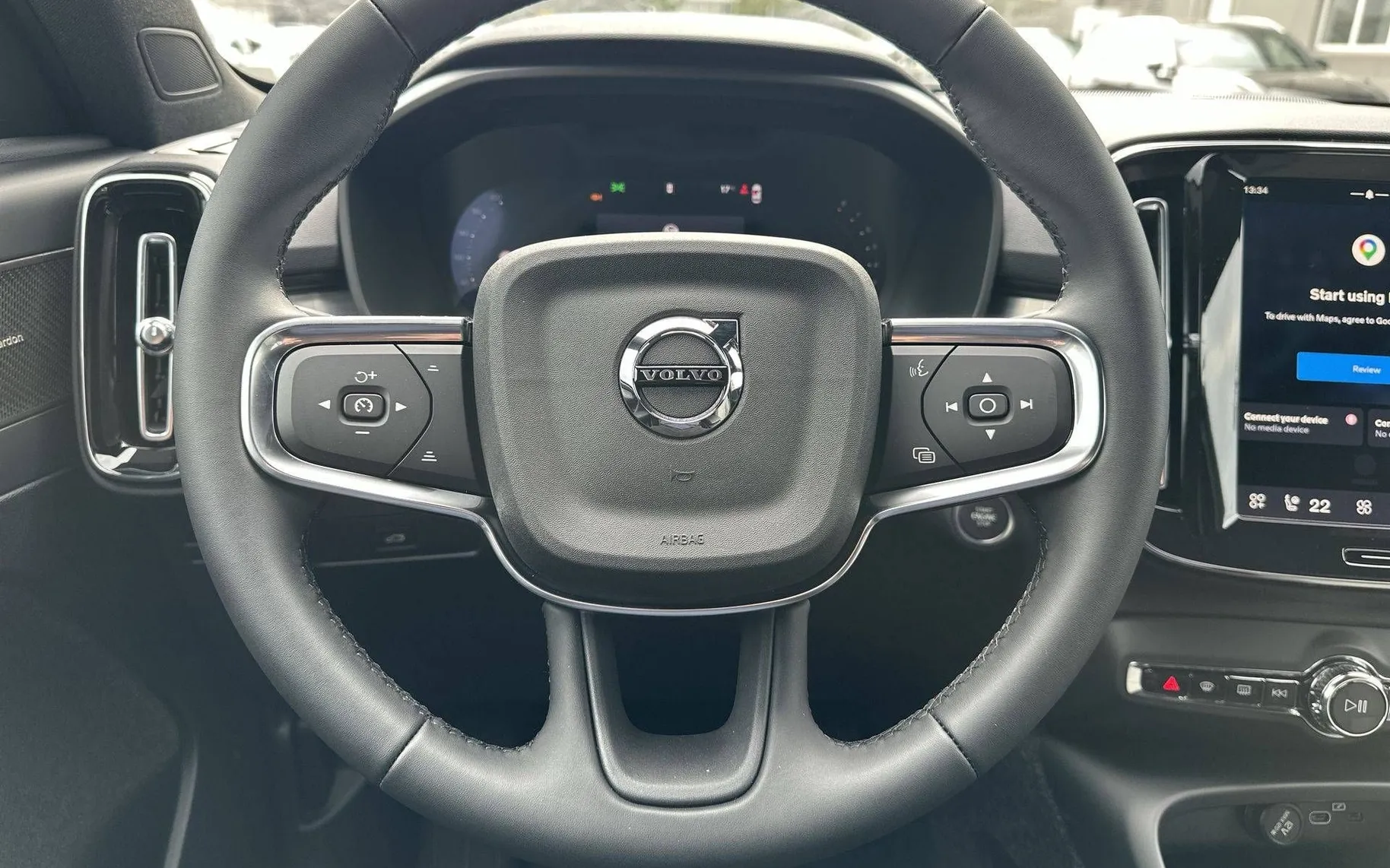 Notranja slika - Volvo XC40 - B3 P Plus Dark Avt. - 14