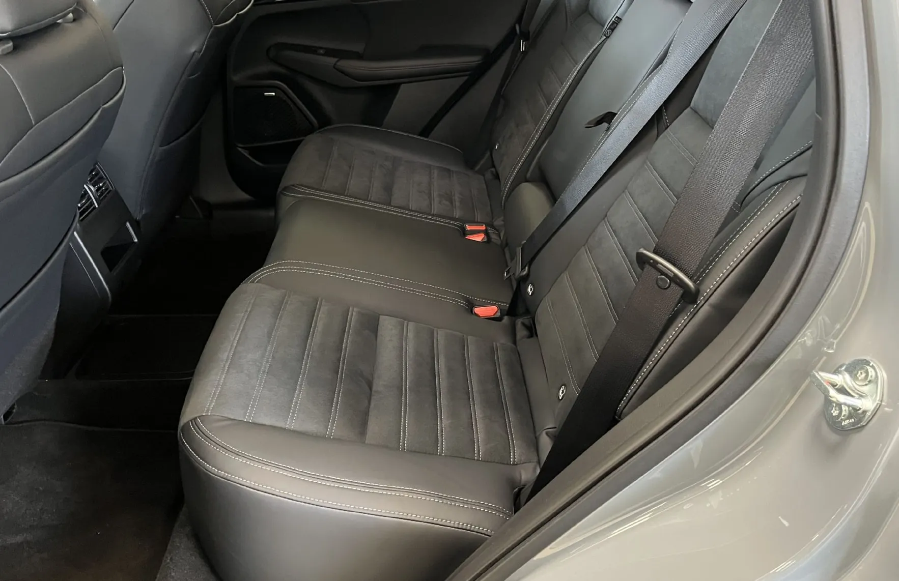 Zunanja slika - Mitsubishi Outlander - 2.4 PHEV Intense Auto - 7.000 EUR AKCIJA - - 10