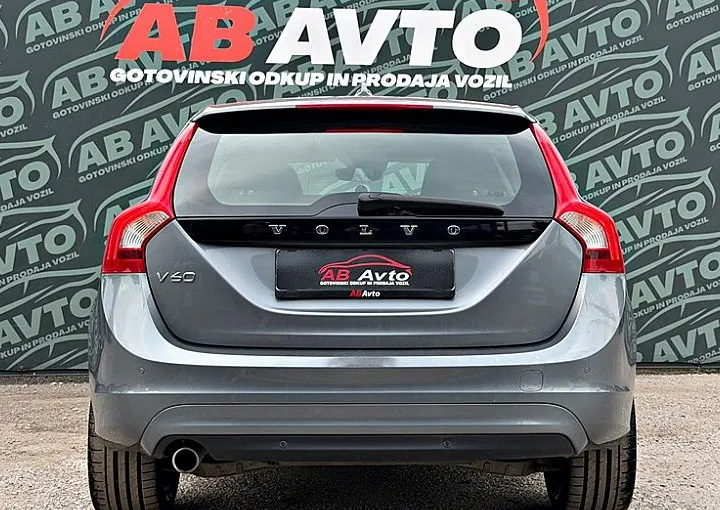 Zunanja slika - Volvo V60 - D3 Momentum Geartronic+110KW+BIXENON+NAVI+UGODNO - 6
