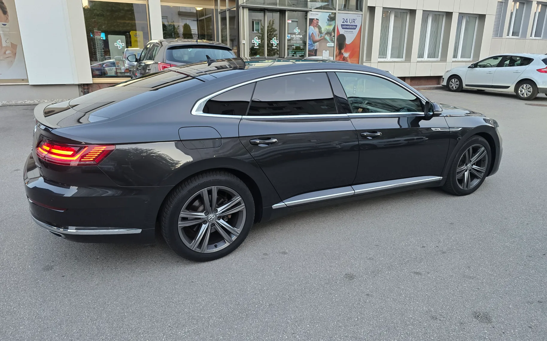 Zunanja slika - Volkswagen Arteon - 4motion 2,0 TDI BMT R-Line DSG - 5