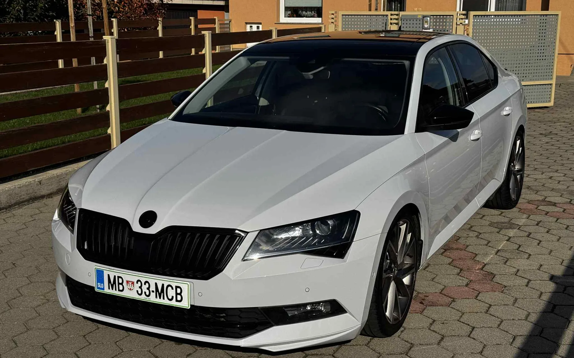 Zunanja slika - Škoda Superb - Škoda  2.0 TDI DSG|ACC|DCC|KAMERA|PANORAMA|KEYLESS - 3