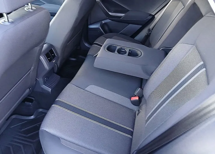 Zunanja slika - VW T-Roc - 1.6 TDI Style 85  115  SLOVENSKI super avto - 7