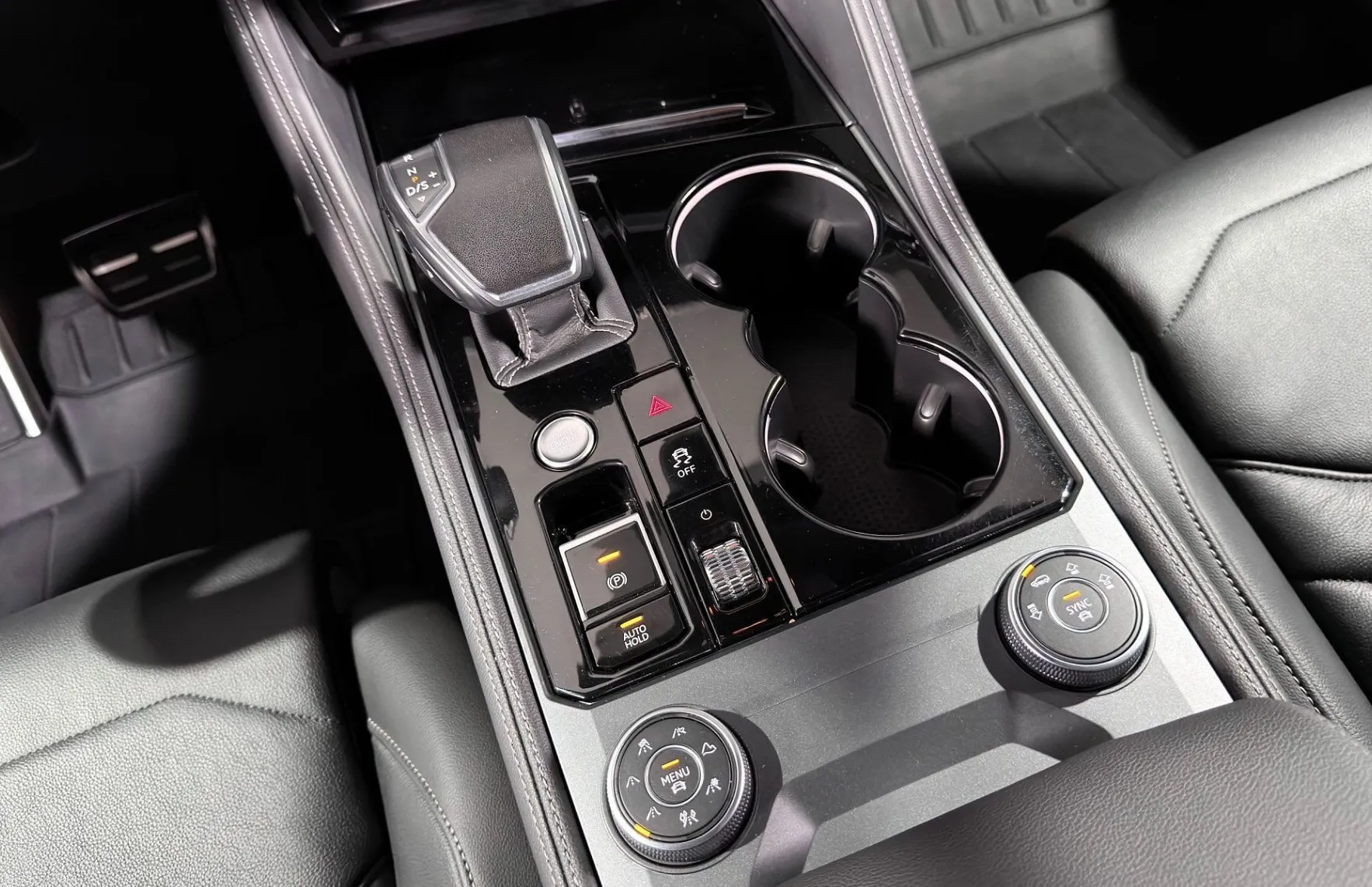 Zunanja slika - Volkswagen Touareg - 4MOTION V6 TDI BMT R-Line - ZRAČNO - KAMERA - 10