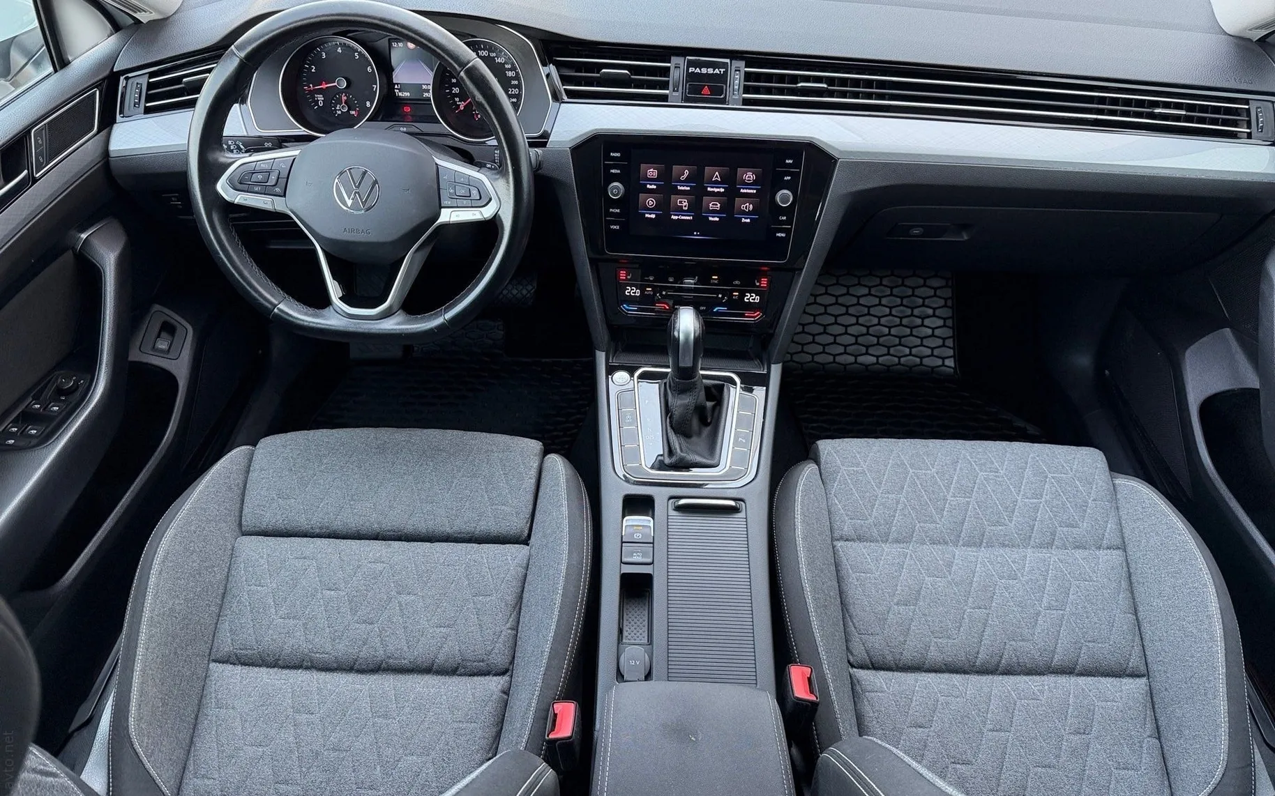 Notranja slika - Volkswagen Passat Variant - 1.5 TSI BMT Business DSG-SLO-1.Lastnik-LED-ACC.... - 10