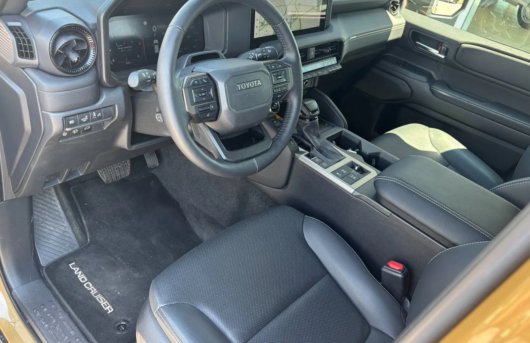 Zunanja slika - Toyota Land Cruiser - 2.8 D-4D MHEV Executive Avt. - 8