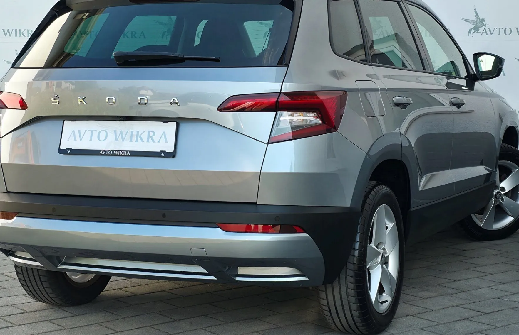 Zunanja slika - Škoda Karoq - 1.5TSI DSG Ambition •ACC•KAMERA•LANE•KEYLESS•17C• - 4