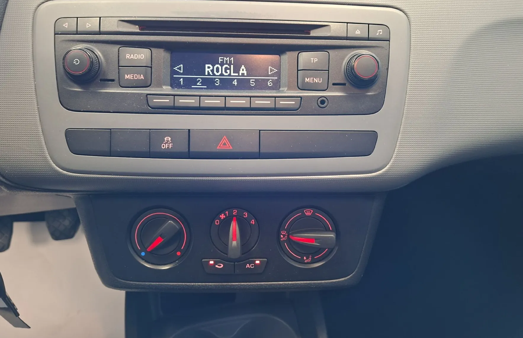 Zunanja slika - Seat Ibiza - 1.4 16V Style-HITRI KREDIT-ODLIČEN- - 10