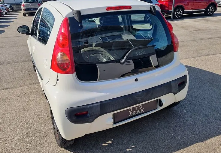 Zunanja slika - Peugeot 107 - Style 1.0 2-Tronic 73670KM.PRVI L., SER. VERIGA - 4