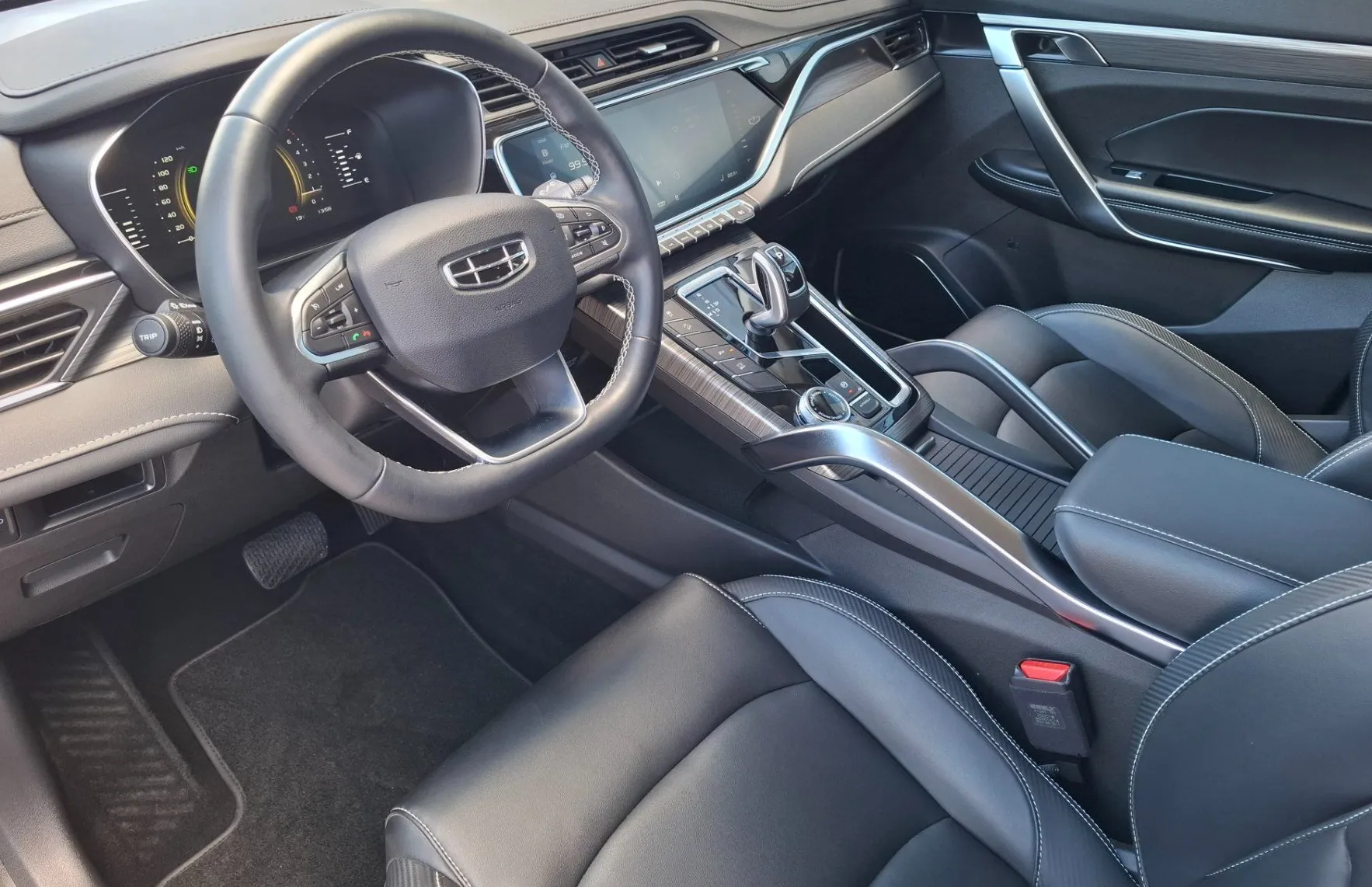 Zunanja slika - Geely Atlas Pro - 1.5 LUXURY 2WD - 1. LASTNIK - POTRJENA SERVISNA... - 9