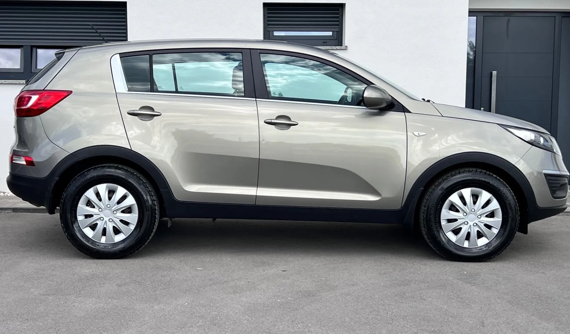 Zunanja slika - KIA Sportage - 1.7 CRDi+SLO... - 5