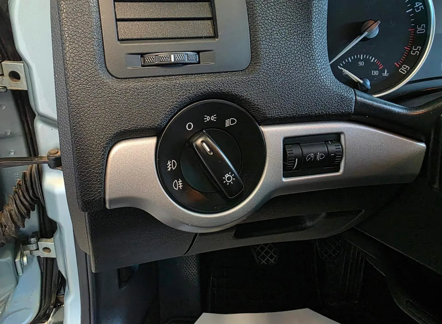 Zunanja slika - Škoda Octavia - Combi 1.6 CR TDI DPF Active - 18
