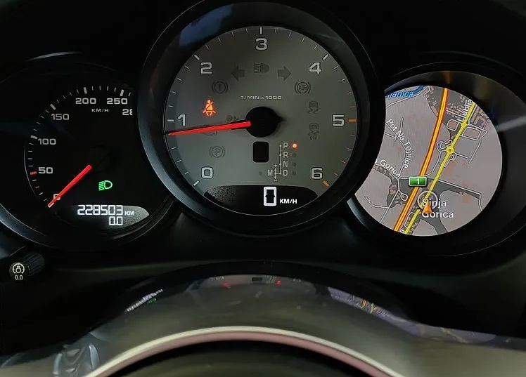 Zunanja slika - Porsche Macan - 3.0d-258KM-2.LASTNIK-SLO-ZRAČNO-MATRIX-PDC-21COL- - 20
