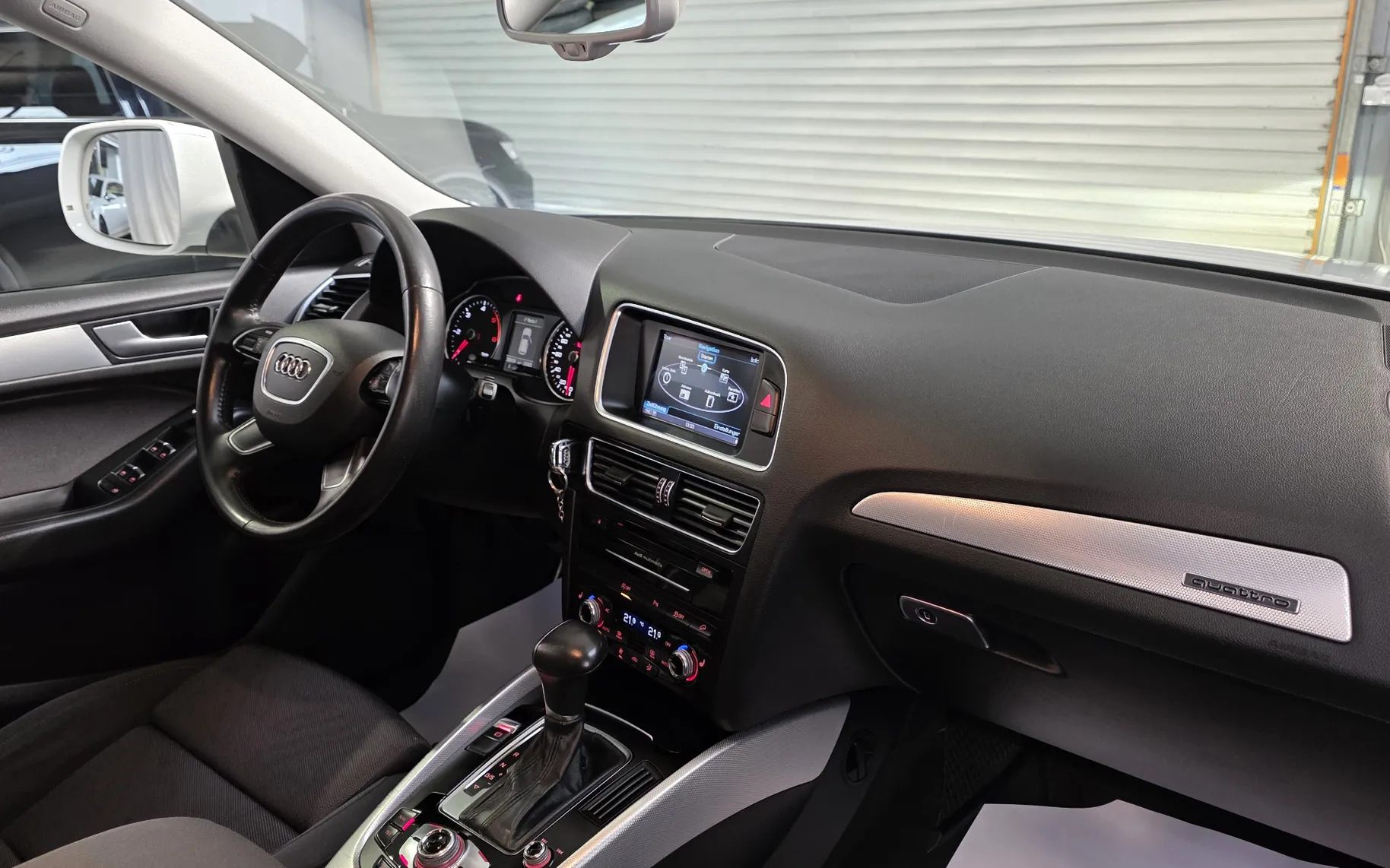 Zunanja slika - Audi Q5 - quattro 2,0 TDI S-tronic SLINE 130kW ACC WEBASTO KLJUKA - 11